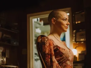 Fans Go Bald for Early Screening of Emma Stone’s New Film ‘Bugonia’