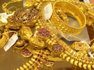 Gold Prices Reach Record Highs Worldwide and in Pakistan
