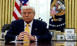 US Pauses New Strikes on Iran as Diplomatic Talks Continue